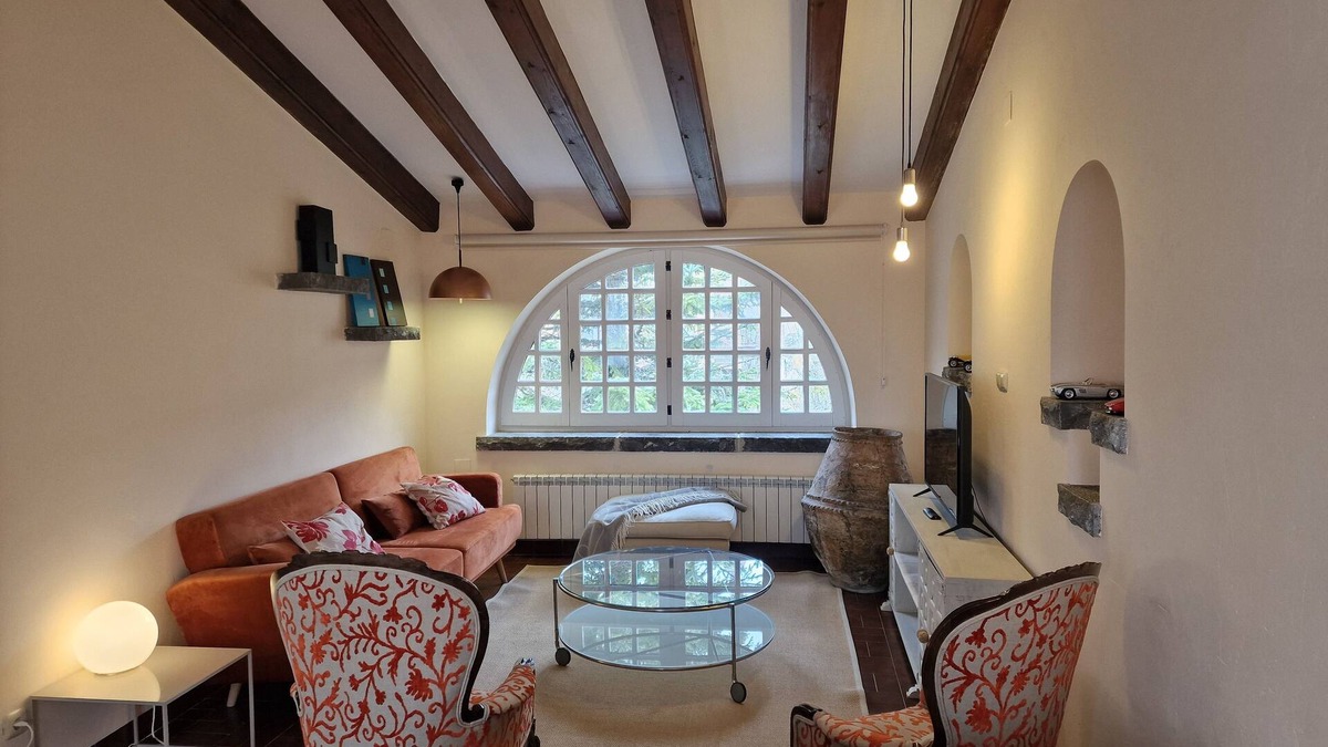 Biescas Apartment | Apartamento Bohemio, Acogedor y Tranquilo, Céntrico Cerca de Todo los Servicios