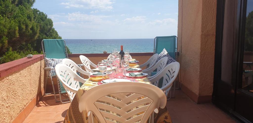 La Fosca Apartment | Apartamento con jardín a 11 metros de la playa. SE.