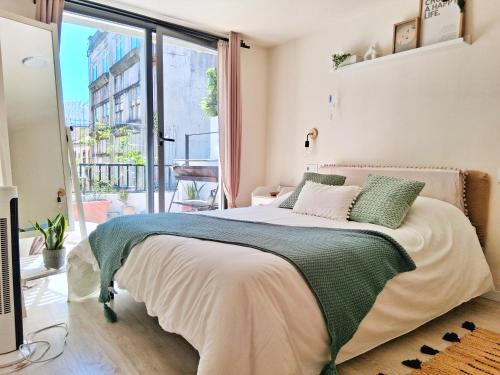 Noia Apartment | Apartamento con terraza, centro histórico de Noia