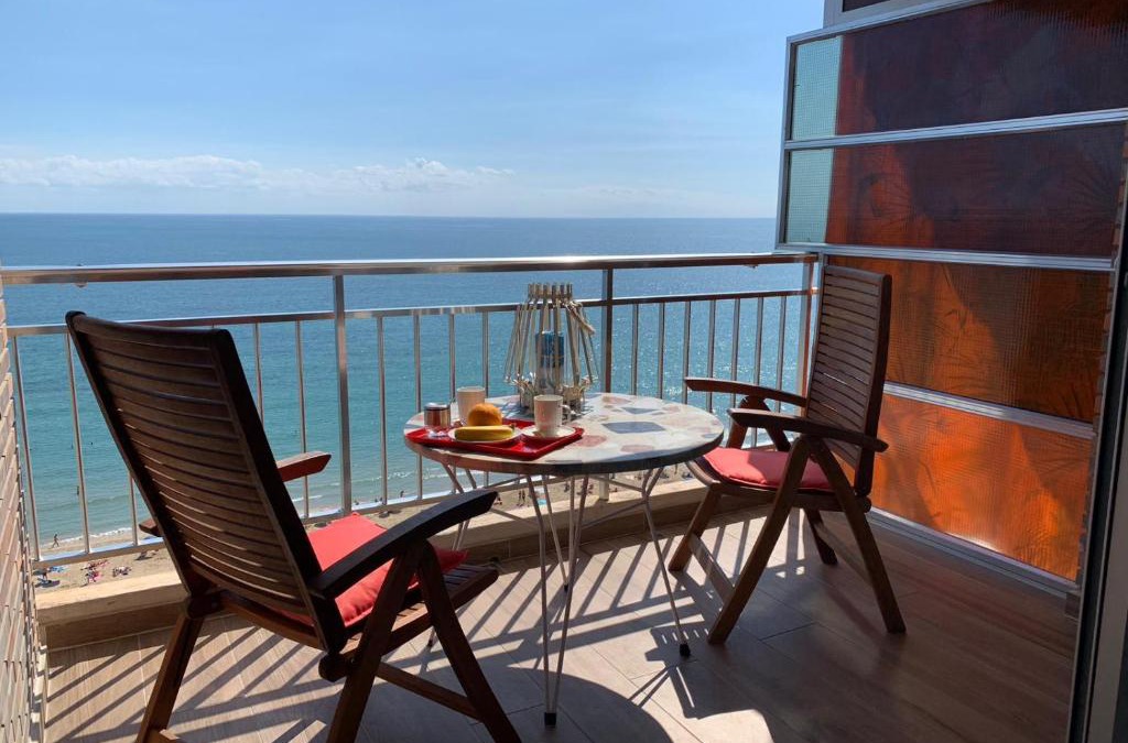 Raval Roig Apartment | Apartamento con vistas al mar primera linea de playa del Postiguet