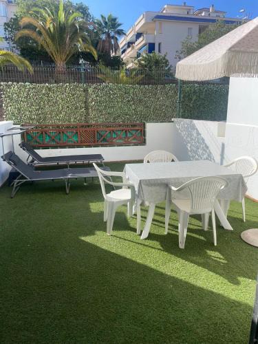 Los Cristianos Apartment | Apartamento de 1 dormitorio en Victoria Court 2 Los Cristianos.