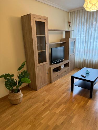 La Corredoria y Ventanielles Apartment | Apartamento Luxemburgo HUCA Oviedo