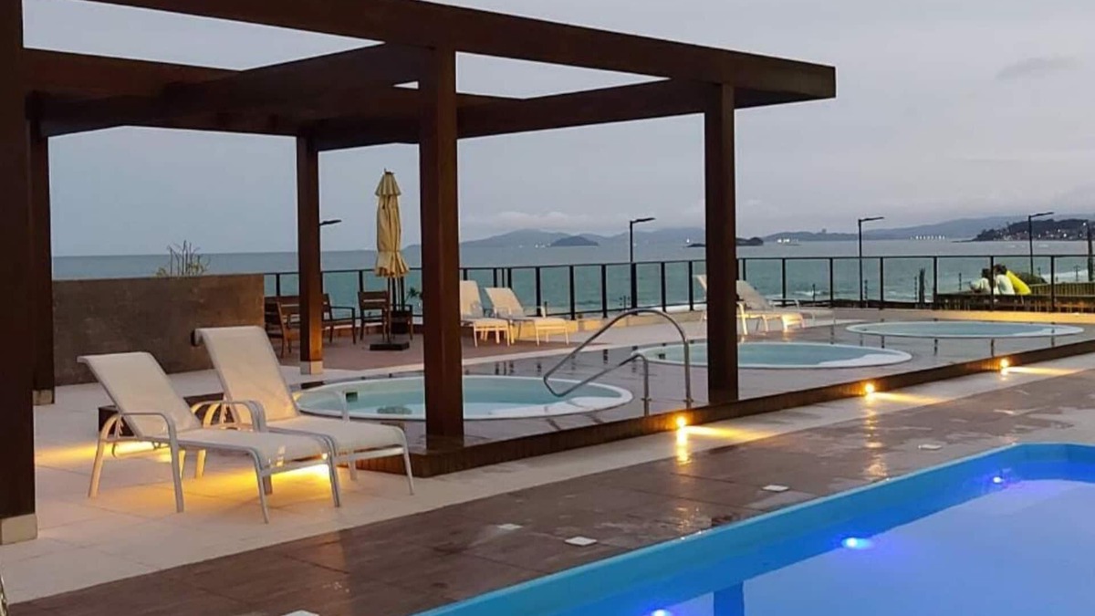 Barra Velha Apartment | Apartamento Pé na Areia com Piscinas e Jacuzzis