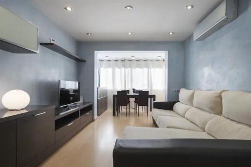 Castelldefels Apartment | Apartamento Playa con Piscina, Parking y 2 habitac