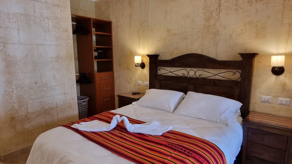 Antigua Guatemala Apartment | APARTAMENTOS LOS NAZARENOS ROOM 7-1 - swimming pool, jacuzzi and gym