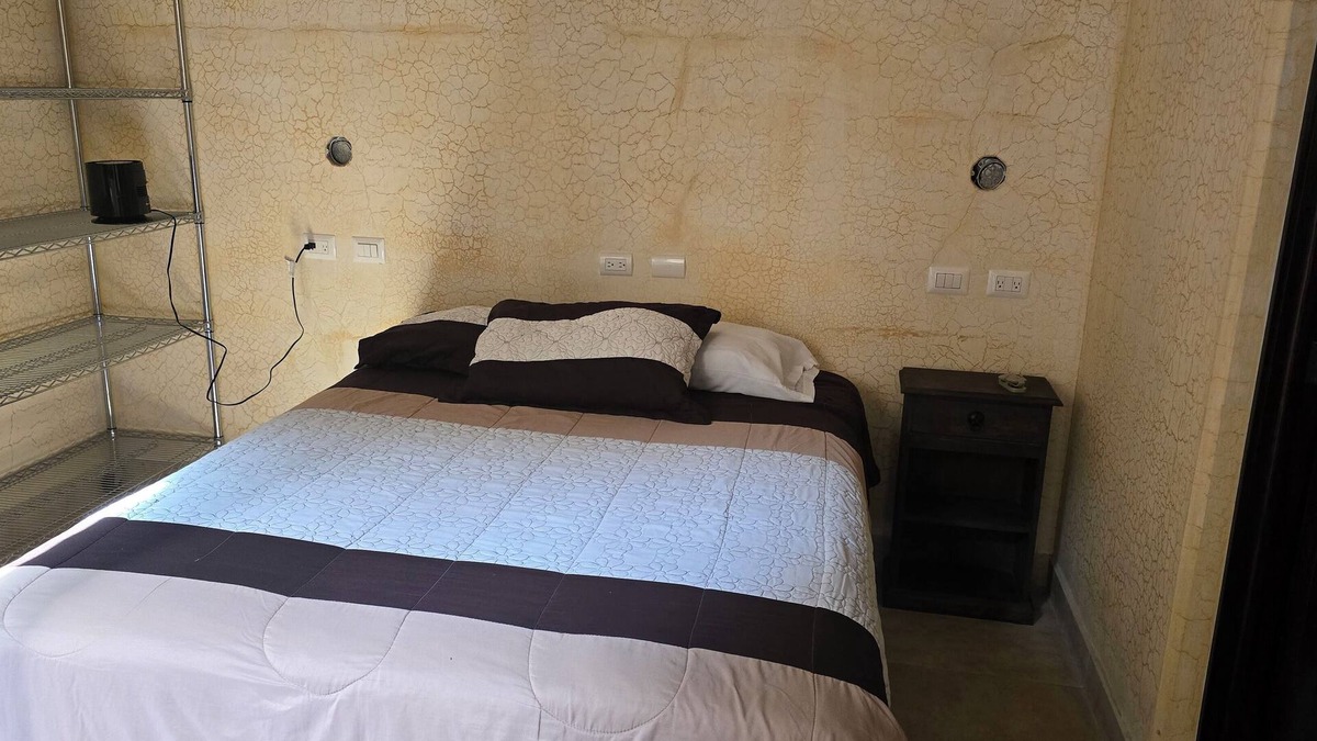 Antigua Guatemala Apartment | APARTAMENTOS LOS NAZARENOS ROOM 8-2 - swimming pool, jacuzzi and gym