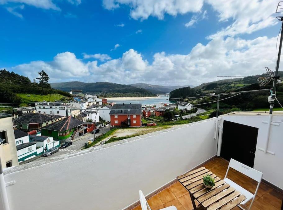 Porto do Barqueiro Apartment | Apartamentos Ría do Barqueiro - Gran apartamento completo con terraza en O Barqueiro