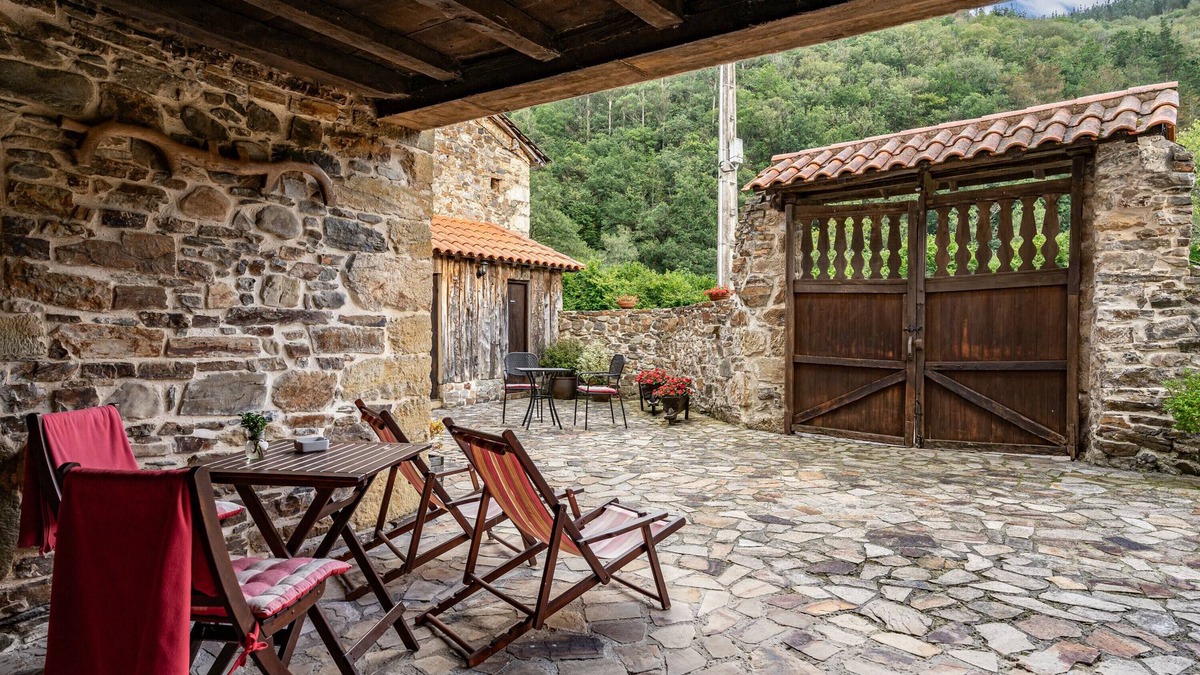 Yerbo House | Apartamentos Rurales Ca Lulon: La Veiga El Molin