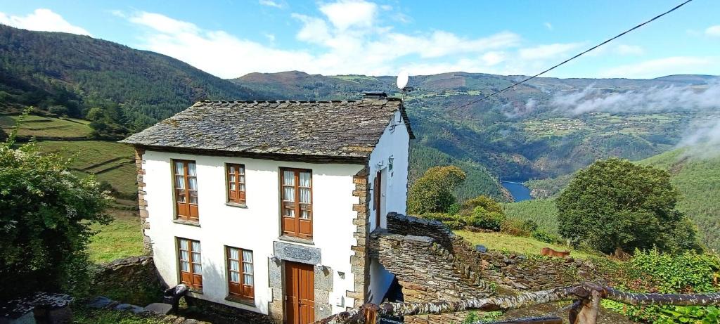 Illano Apartment | Apartamentos Rurales San Esteban de los Buitres - Illano