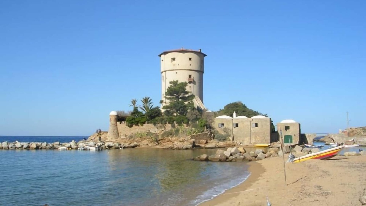 Giglio Campese House | Apartaments in ancient Tower on the see