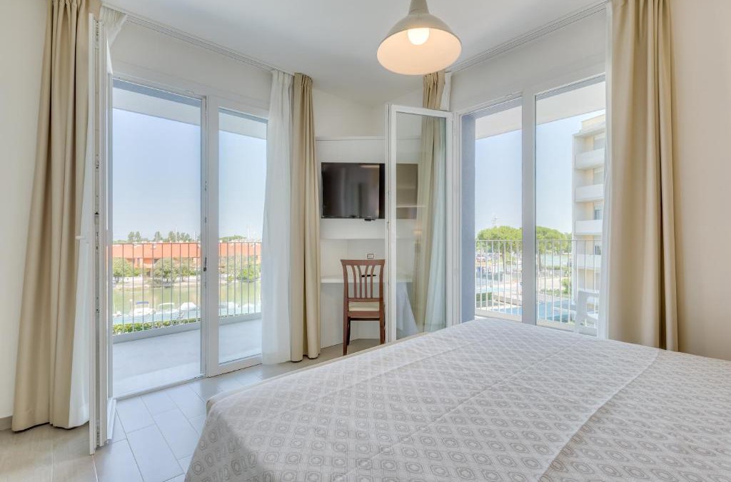Porto Santa Margherita Apartment | Apartaments Suites Ambassador