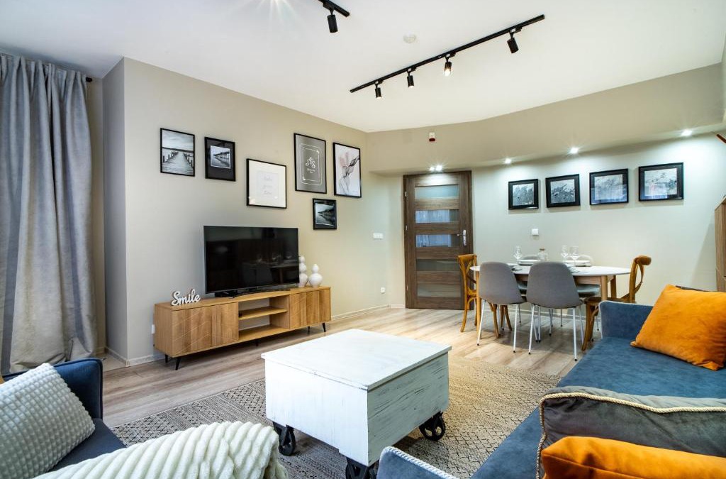 Radom Apartment | ApartamentySnu, Słoneczny Standard z parkingiem, Centrum