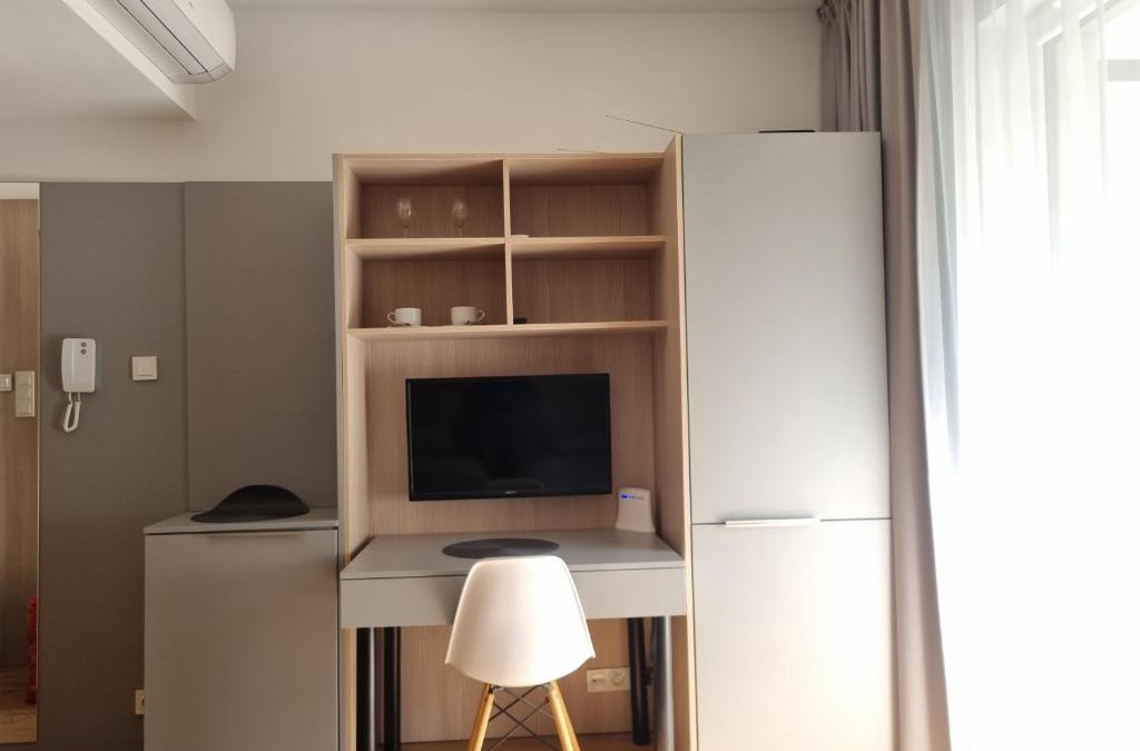 Wola Apartment | Aparthotel in Warsaw very close to the city center, free underground parking, WiFi, air conditioning, balcony