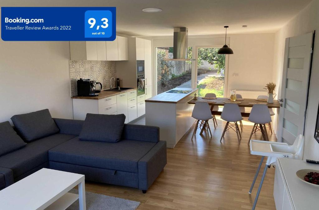 Hlohovec Apartment | Apartmán MAAY