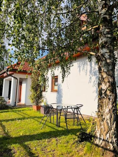 Orech Apartment | Apartmán se zahradou 20 minut do centra Prahy