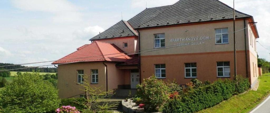Svetlik Apartment | Apartmánový dům Obecná škola