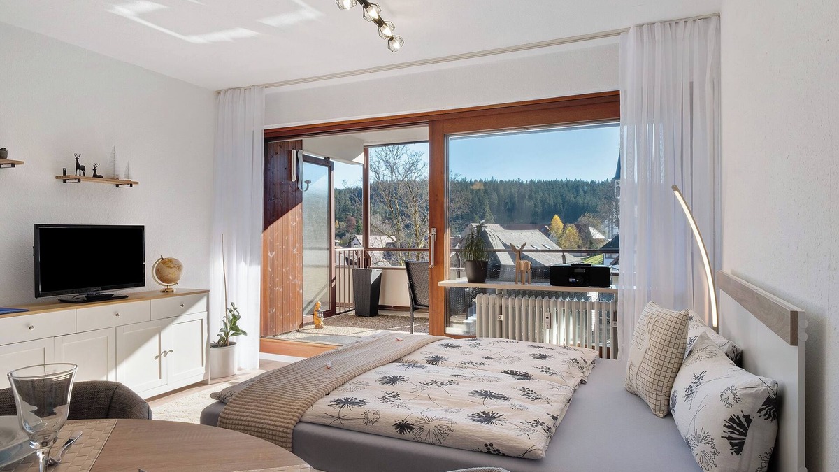 Schoenwald Apartment | Apartment 'Fw Moonlight Mit Sauna, Schwimmbad' with Mountain View, Balcony and Wi-Fi