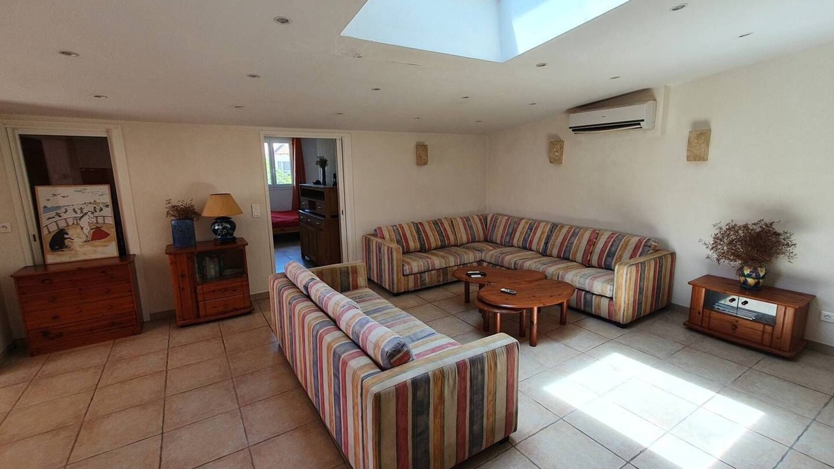 Saintes-Maries-de-la-Mer Apartment | Apartment, air conditioning, parking, terrace