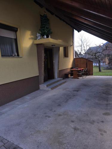 Gozd Martuljek Apartment | Apartmaji PRI JUNESKO