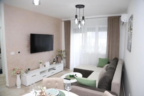 Sremska Mitrovica Apartment | Apartman MIRJANA