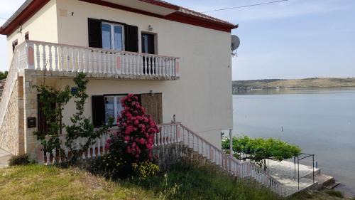 Ljubac Apartment | Apartmani Mirko LJubač