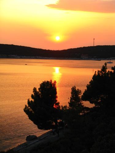Martinscica Apartment | APARTMANI SENKA - VILLA OLIVER