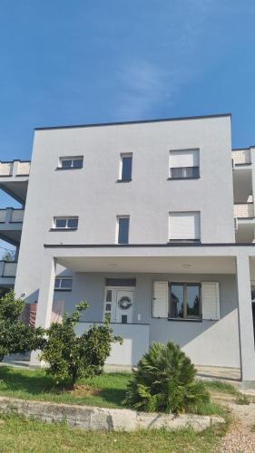 Zgrade House | Apartmani Sutomore Tri Palme