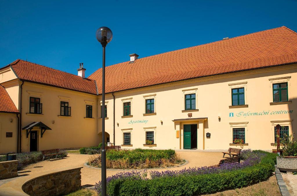Uhersky Ostroh Apartment | Apartmány Přízámčí