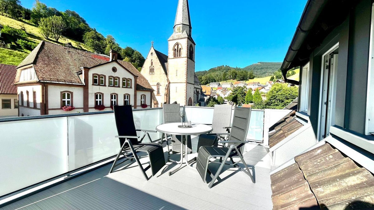 Bad Peterstal-Griesbach Apartment | Apartment 'Ferienwohnung Schwarzwaldliebe' with Private Terrace and Wi-Fi