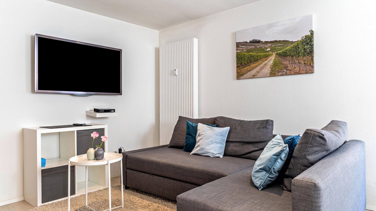 Ihringen Apartment | Apartment 'Ferienwohnung Zur Weinsteige' with Wi-Fi