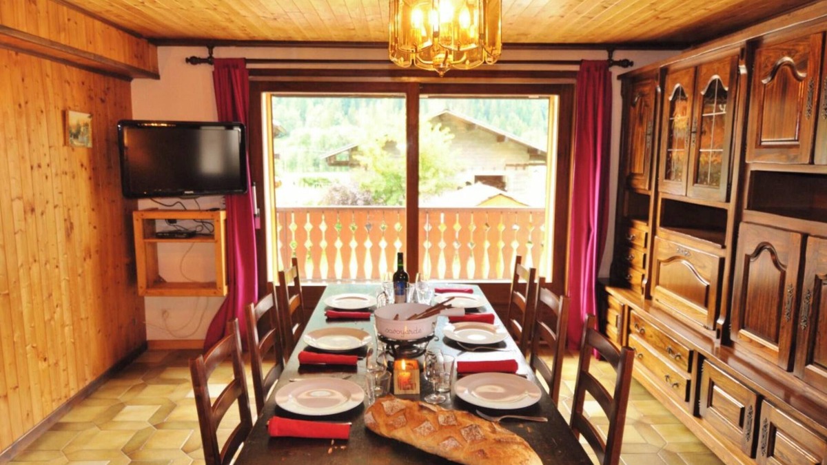 La Chapelle-d'Abondance Apartment | Apartment 'La Corne' with Mountain View, Private Terrace and Balcony
