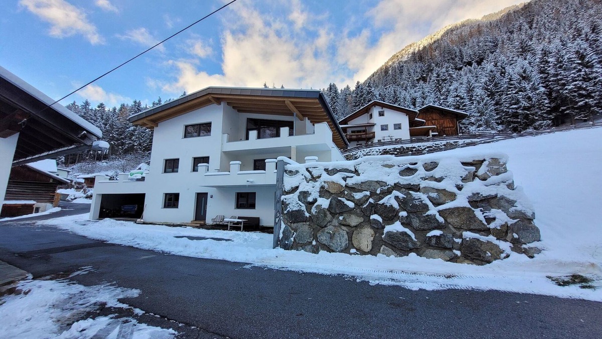 Sankt Leonhard im Pitztal Apartment | Apartment in Pitztal near Ski Glacier