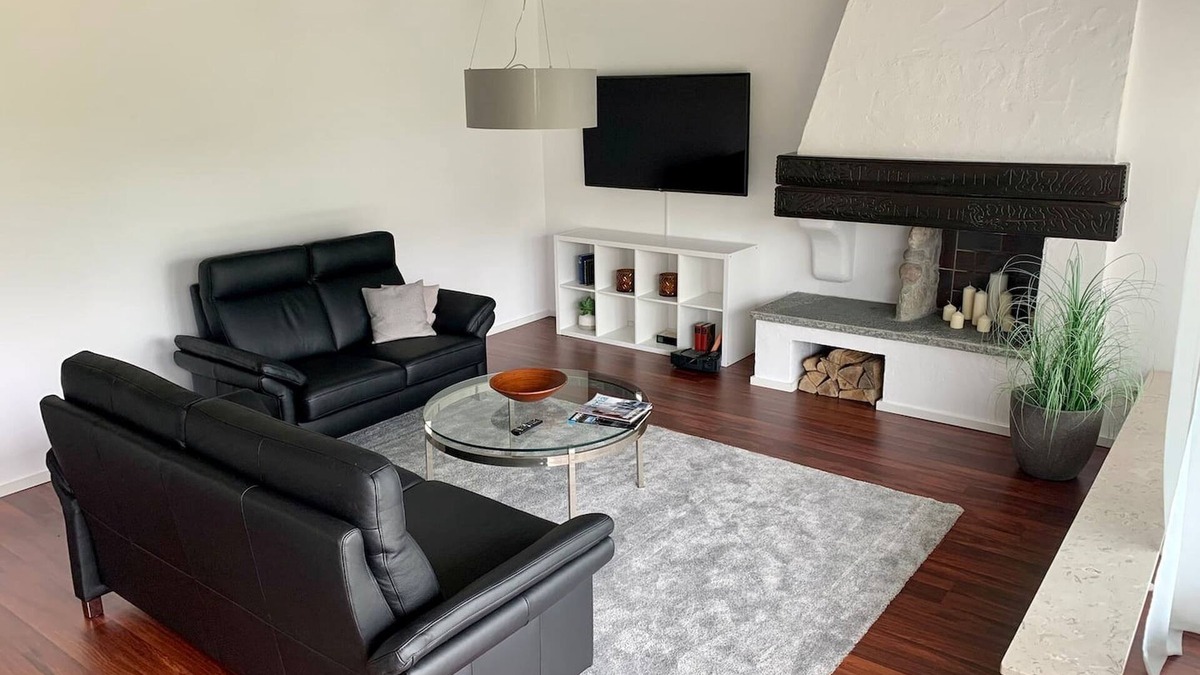 Immenstaad am Bodensee Apartment | Apartment 'Bungalow' with Private Terrace, Shared Garden and Wi-Fi