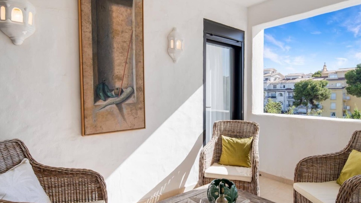 Puerto Banus Apartment | Apartment in Playas del Duque for 4 people | Casa Cádiz 304B