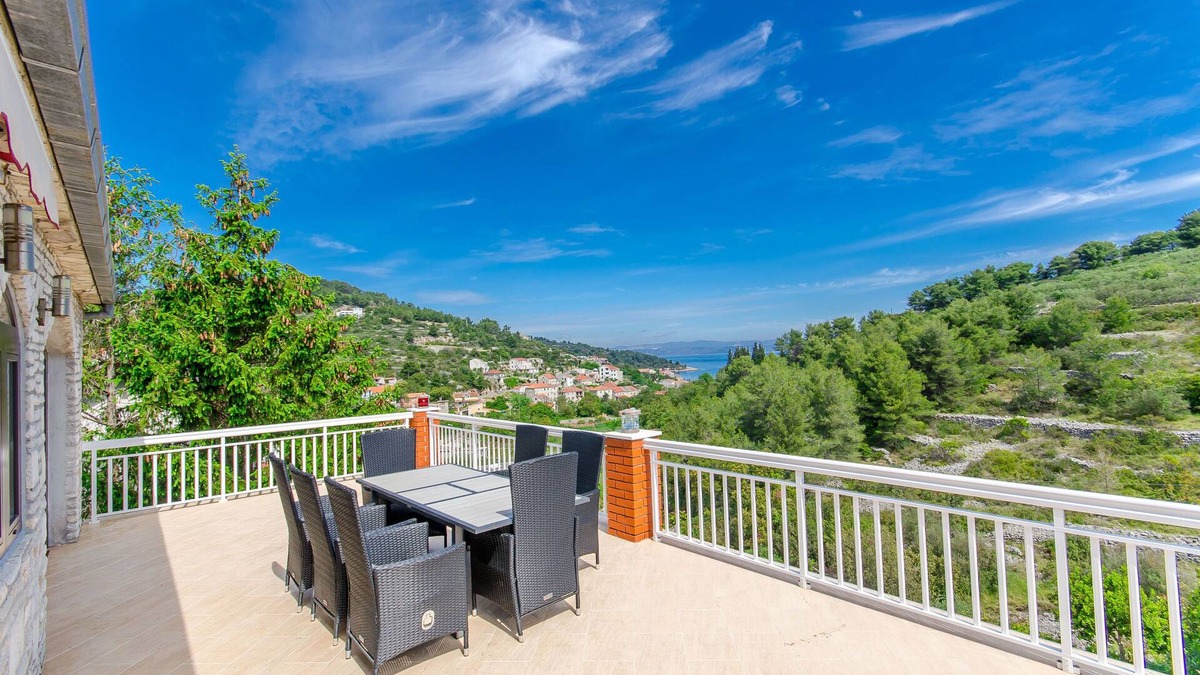 Stomorska Apartment | Apartments Drazen (59221-A5) - Stomorska - island Solta