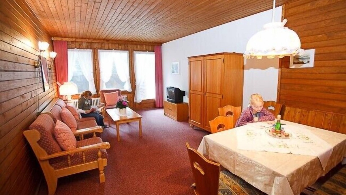 Sankt Valentin Apartment | Apartment 1 70sqm, terrace, kitchen, 2 bedrooms and 1 living room, 5 pers.