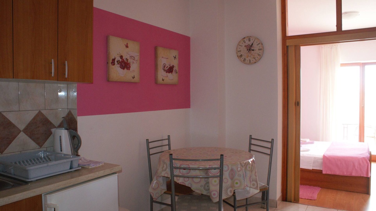 Sveti Filip i Jakov Apartment | Apartment 1 - 2 pers., sea view, beach 250m