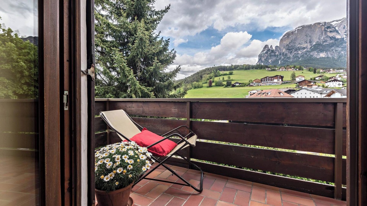Fie allo Sciliar Apartment | Apartment “1 Vikoler” with Mountain View, Wi-Fi, Balcony & Garden