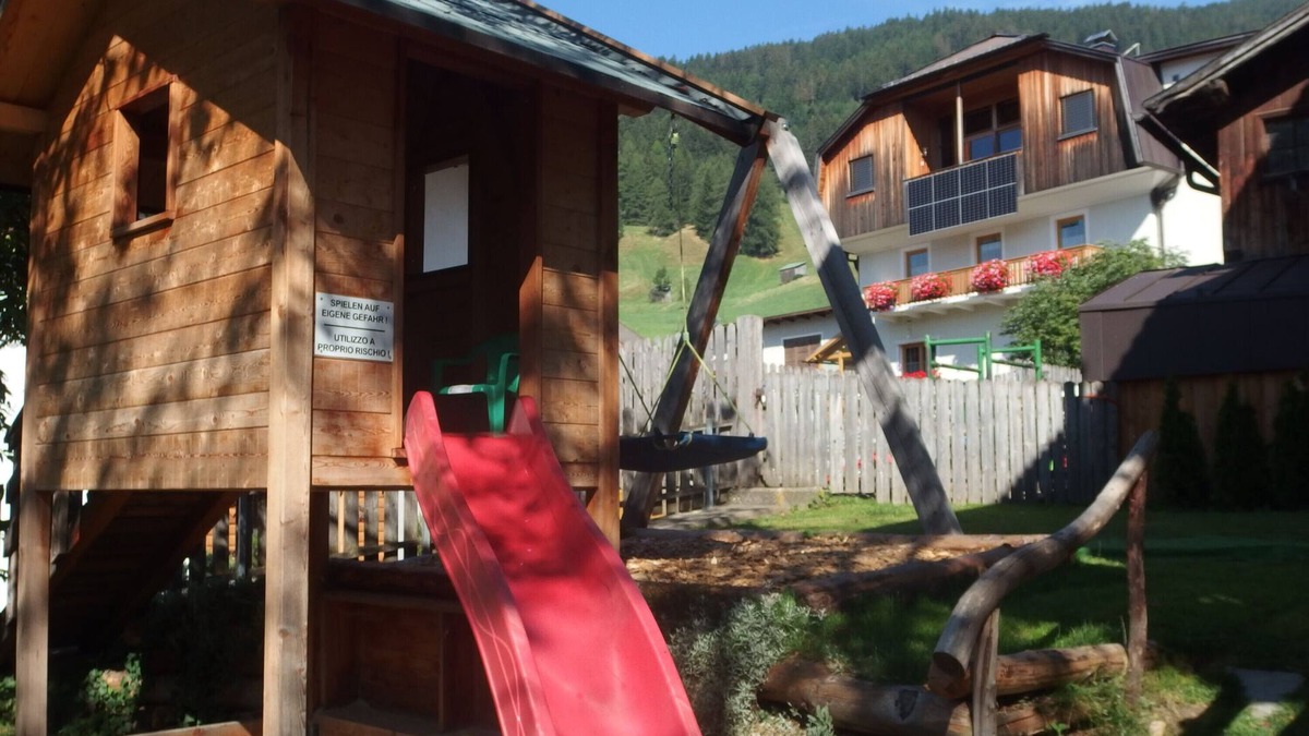 Valle San Silvestro Apartment | Apartment '1' with Mountain View, Shared Garden and Wi-Fi