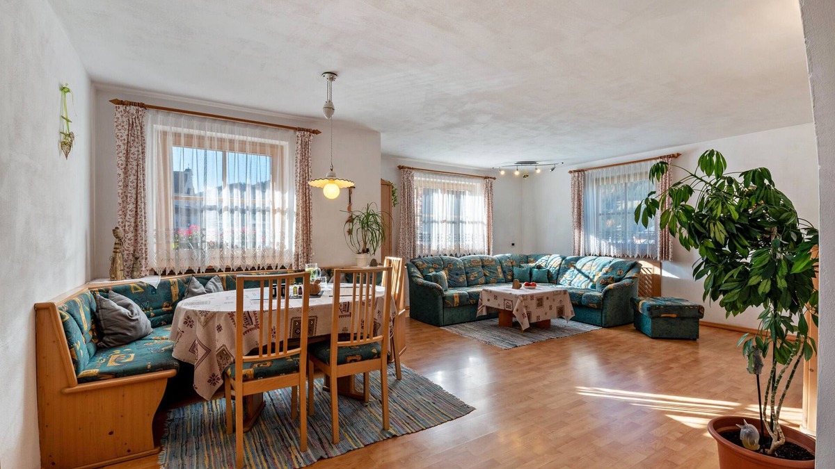 Badia Apartment | Apartment '1' with Mountain View, Shared Garden and Wi-Fi
