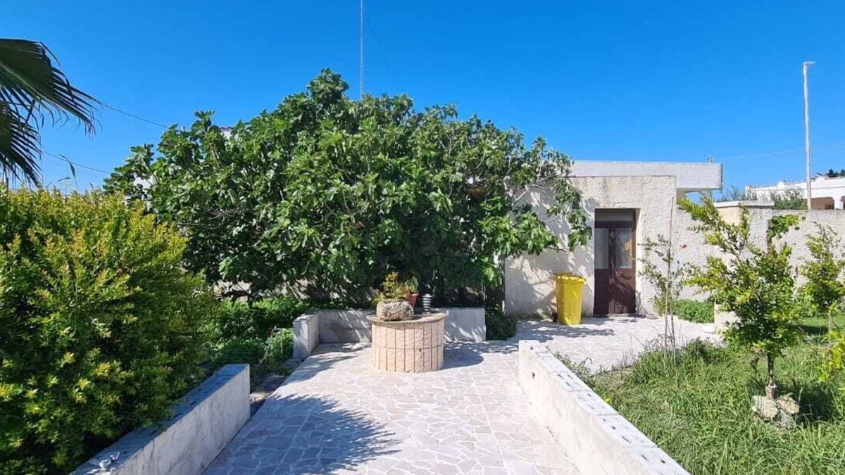 Torre Chianca Apartment | Apartment 10 mt (real) from the sea of Salento, pets allowed