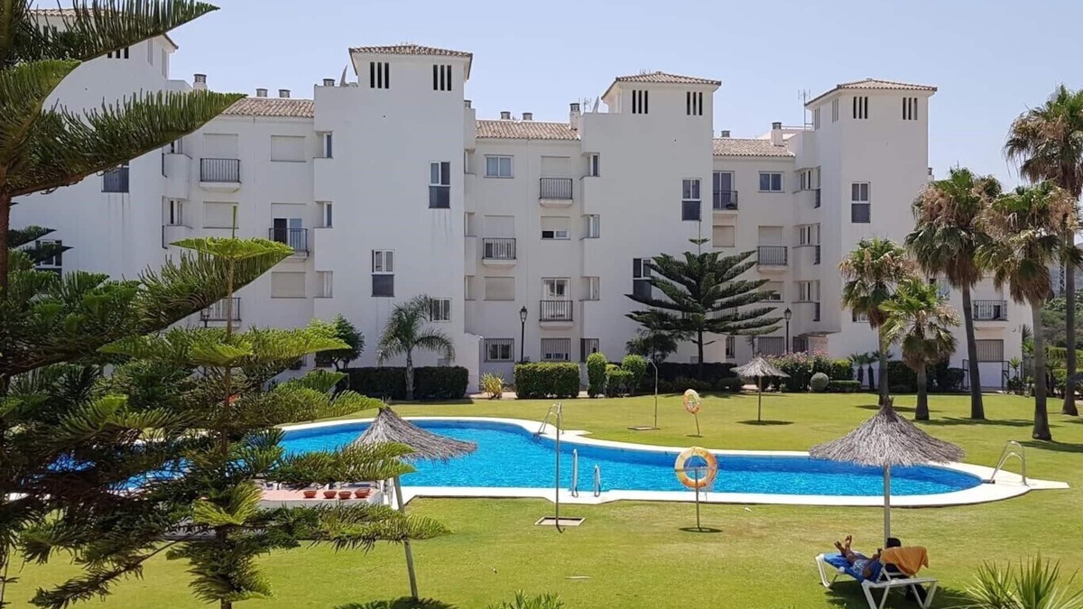 Castillo de Sabinillas Apartment | Apartment 100m², 500 meters from the sea. Ideal for families