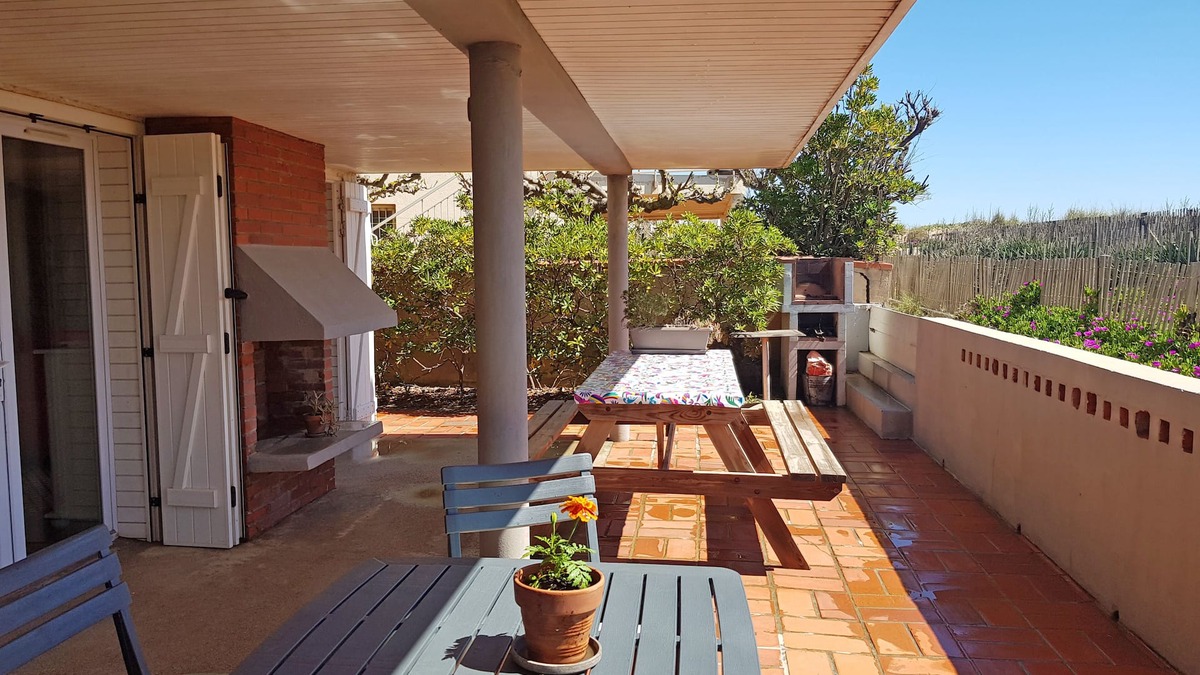 Valras-Plage Apartment | Apartment 2/4 p in House with garden seaside, 1st line, view on dune