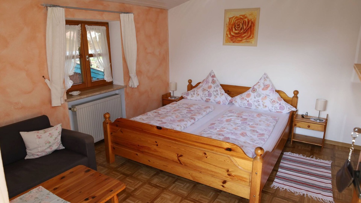 Schleching Apartment | Apartment- 2 pers, 30 sqm, living/sleeping area, balcony