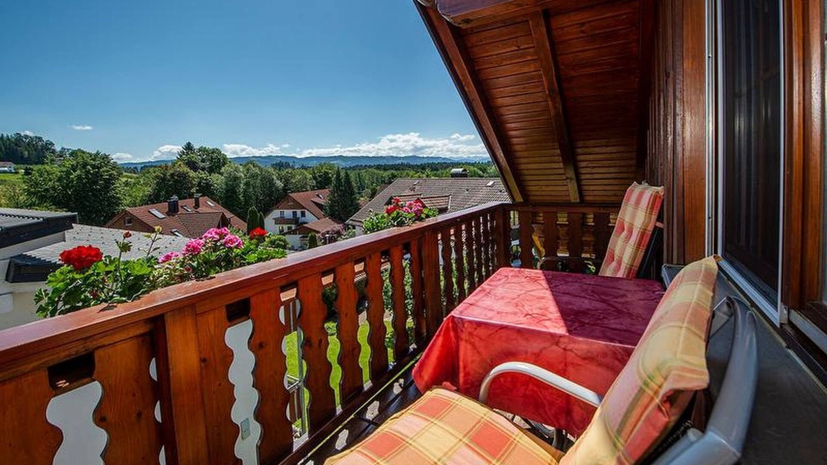 Oberreitnau Apartment | Apartment '2' with Mountain View, Shared Garden and Wi-Fi