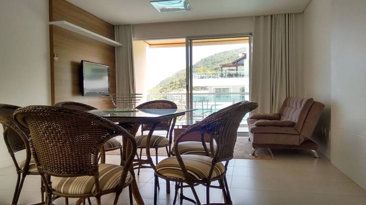 Santinho Apartment | Apartment 207 facing the sea, standing on the sand. Costão do Santinho Beach