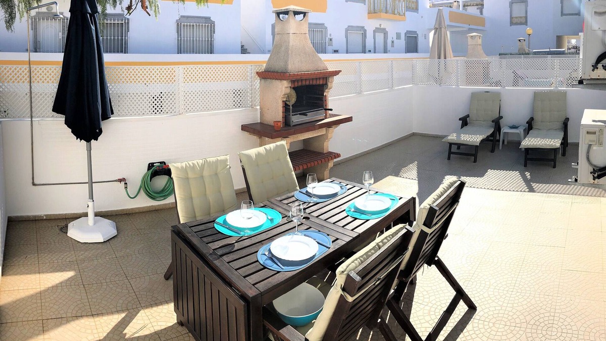 Altura Apartment | Apartment 250 meters from Altura beach with terrace, A/C and Internet