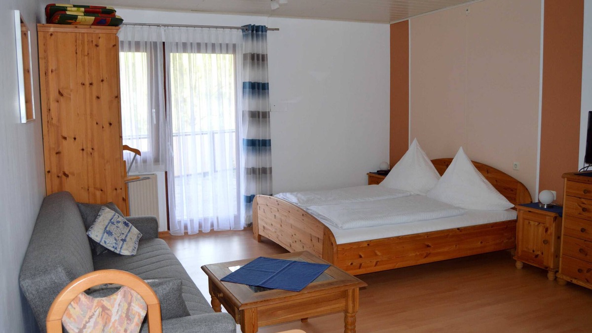 Nieder-Werbe Apartment | Apartment 3 - Apartments Arrow