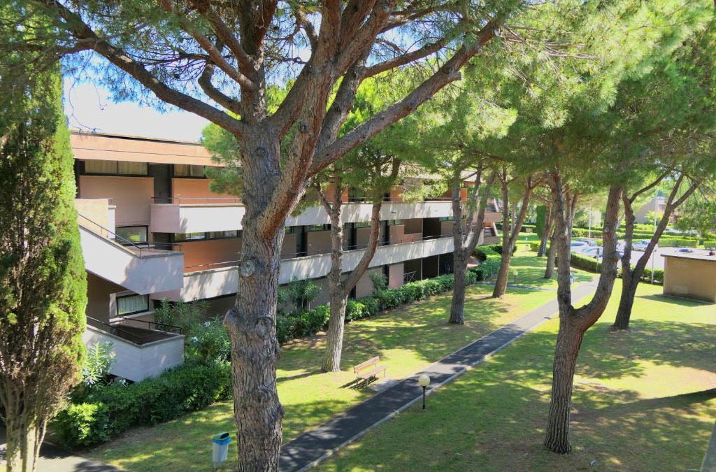 Marina di Bibbona Apartment | Apartment 3 beds in Residence with swimming-pool bed and bath linen included