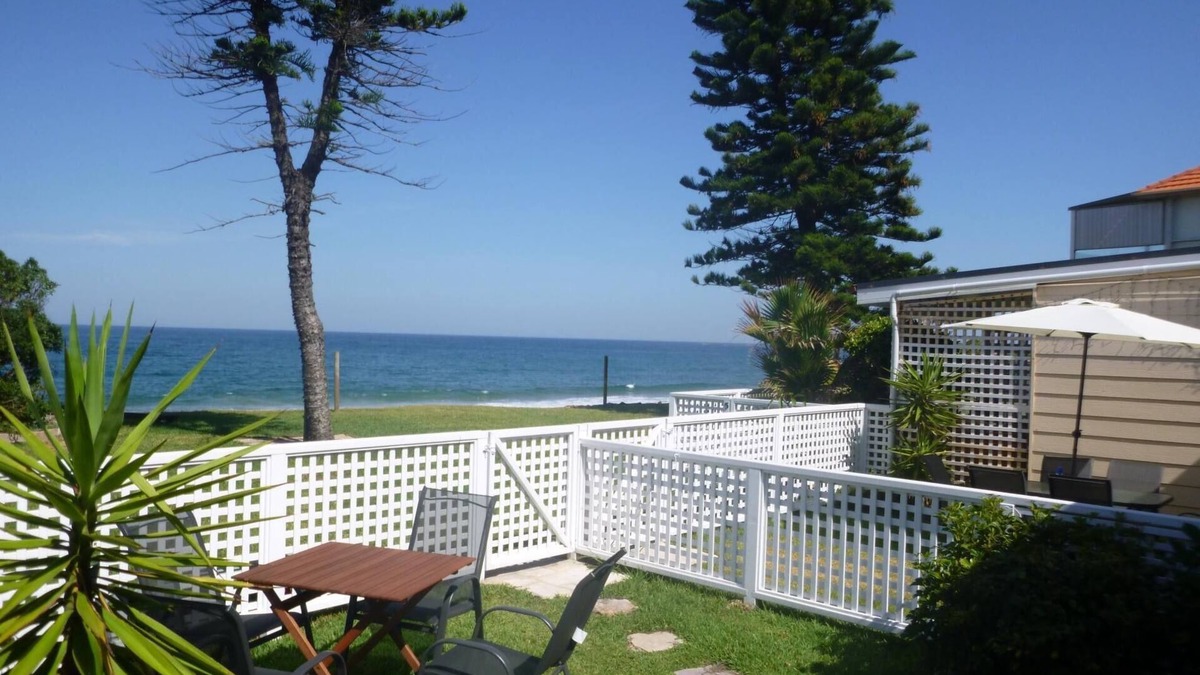 Narrabeen Apartment | Apartment 3 - The Coachhouse